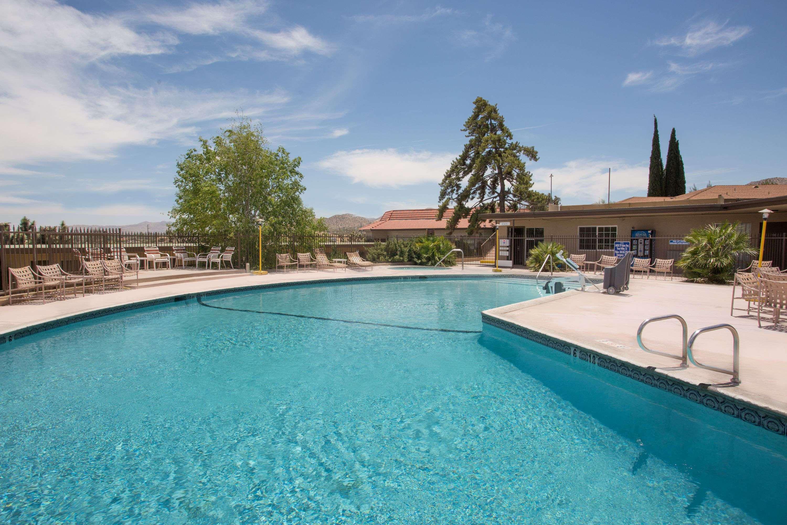 Travelodge Inn & Suites By Wyndham Yucca Valley/Joshua Tree Buitenkant foto