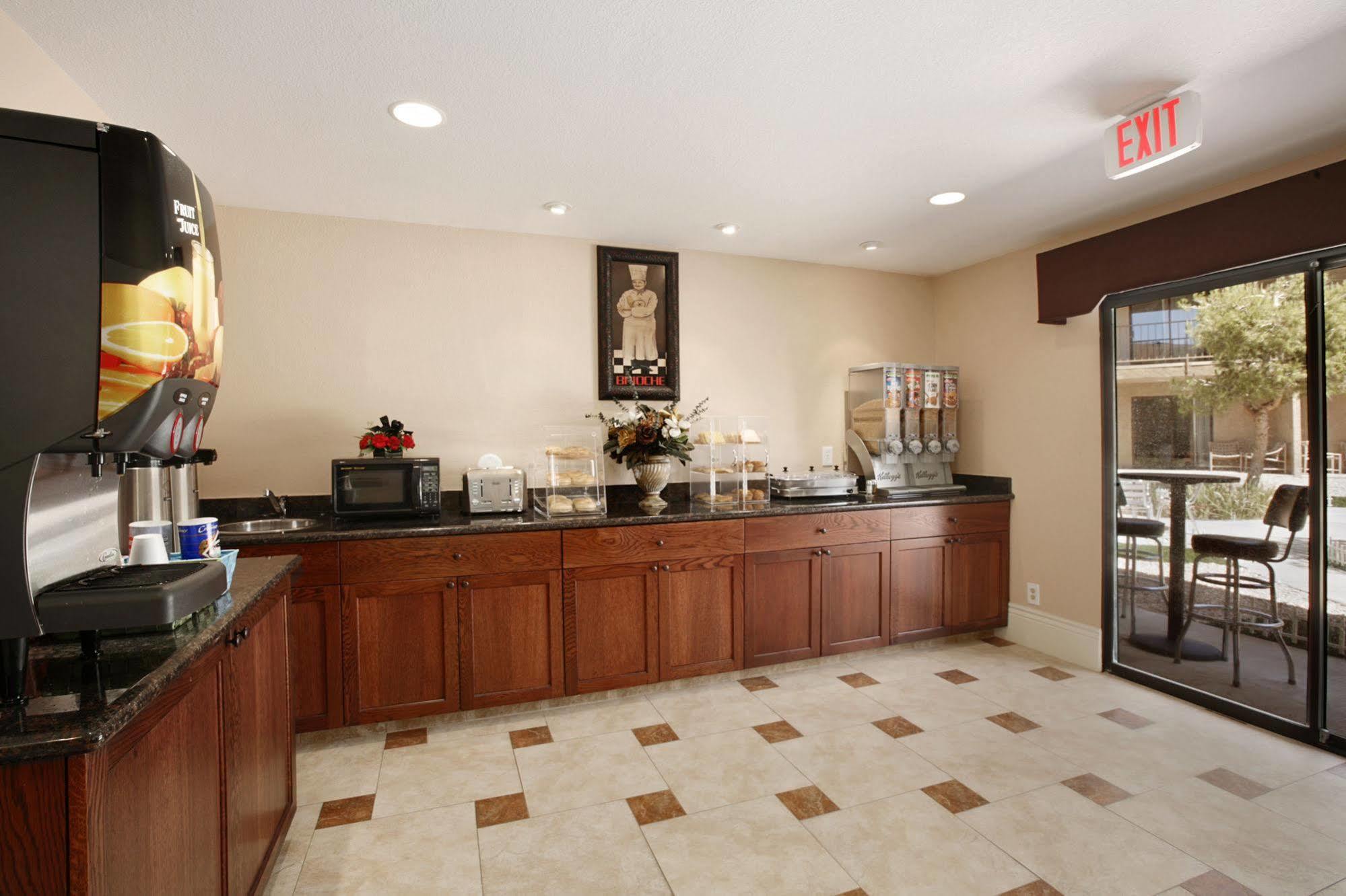 Travelodge Inn & Suites By Wyndham Yucca Valley/Joshua Tree Restaurant foto
